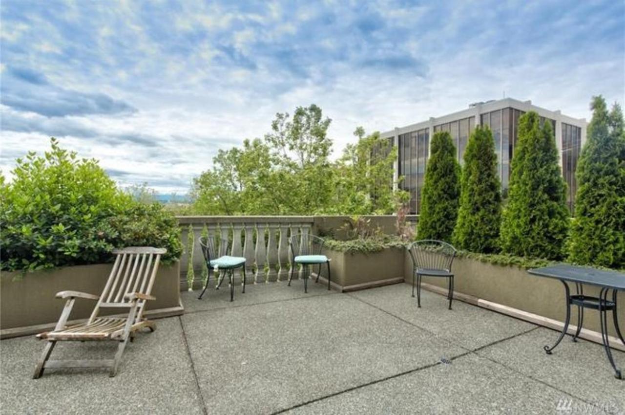 Top Floor Water View Oasis Near Space Needle & Cruise Seattle Extérieur photo